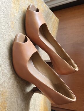 Clarks Tan Open-Toe Leather Heels